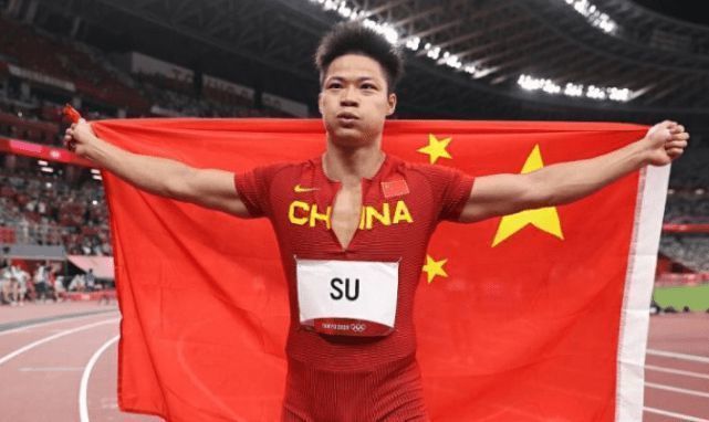 梦莹高潮三人睡一起